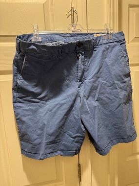 GAP Men's Flat Front Shorts Blue
